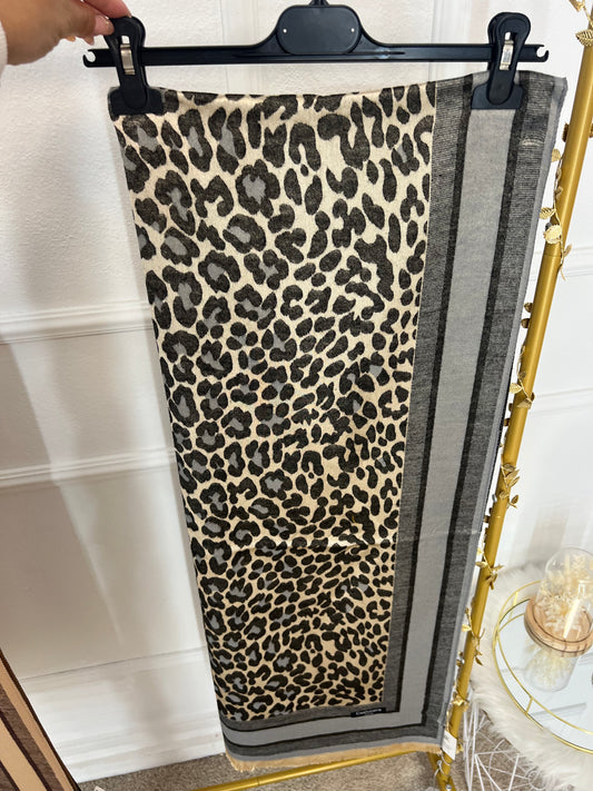 Pañoleta Leopardo