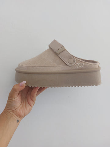 Clogs beige