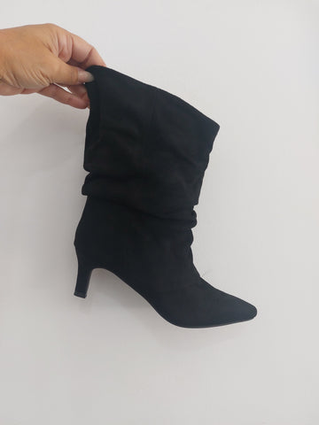 Bota viral negra